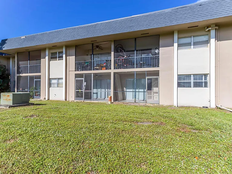 7900 Fairview Dr #105 — Photo 18