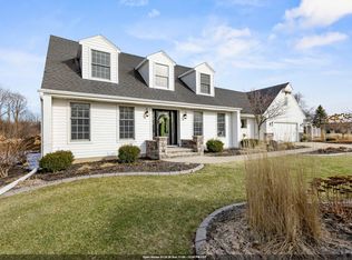 3075 Ridgeway Dr, Neenah, WI 54956