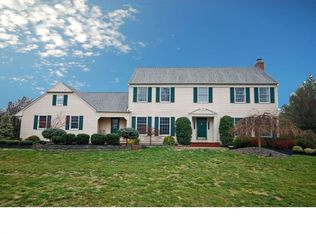 10 Evans Dr, Princeton Junction, NJ 08550