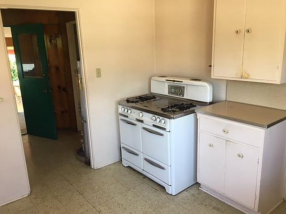 4th image of 126 Glenwood Ave