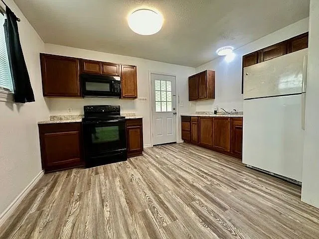 2 bed, 1.0 bath, 720 sqft, $900 — Photo 4