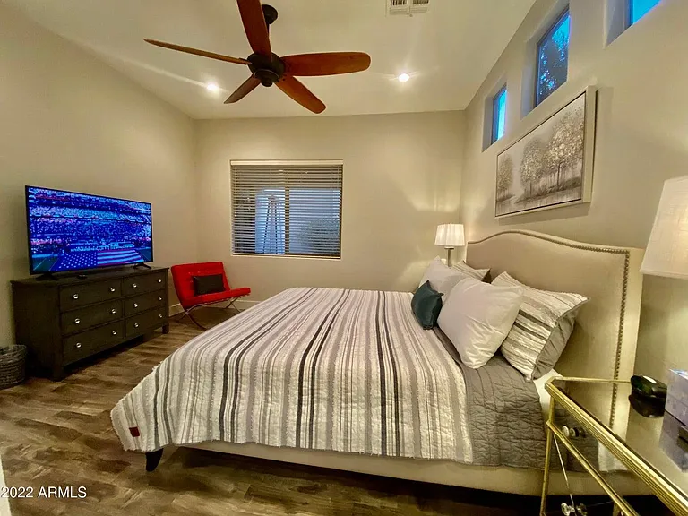 2042 W Periwinkle Way — Photo 18