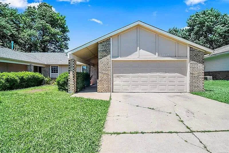 2 bed, 1450 sqft, $1,300 — Photo 1