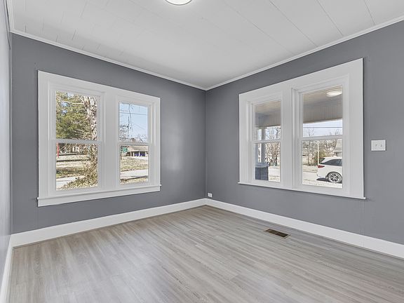 5th image of 118 Stigall St