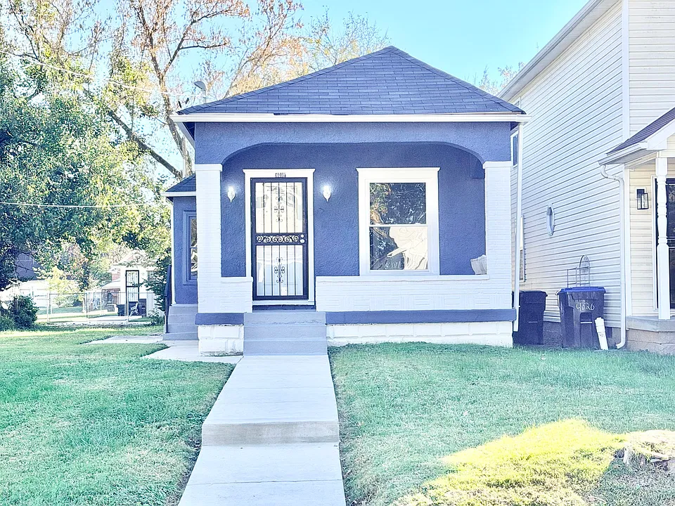 4018 Grand Ave