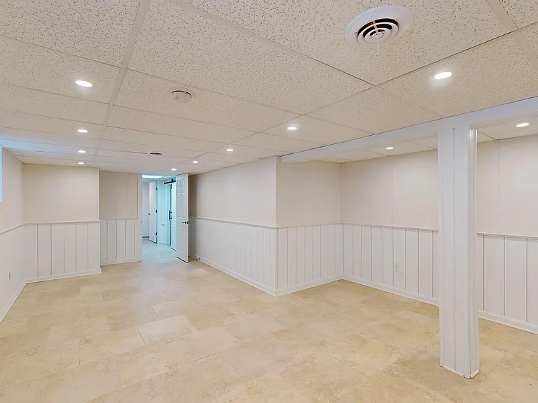 534 Abbott Rd #1 — Photo 18
