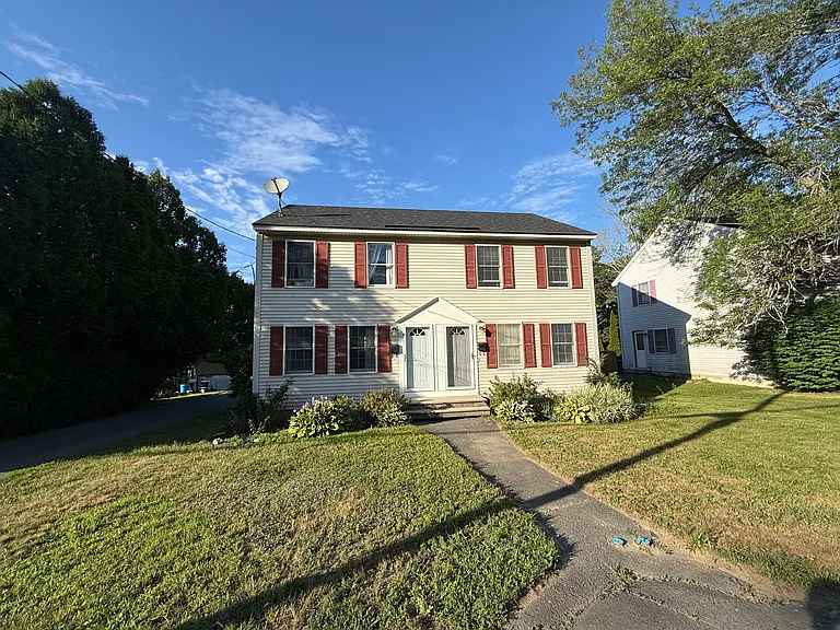 1319 Forest Ave — Photo 1