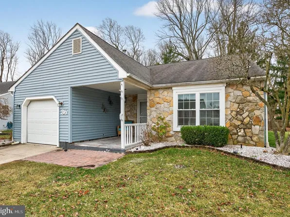 36 Lakebridge Dr, Deptford, NJ 08096