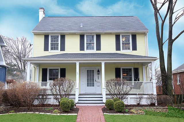1st image of 684 Pleasant Ave