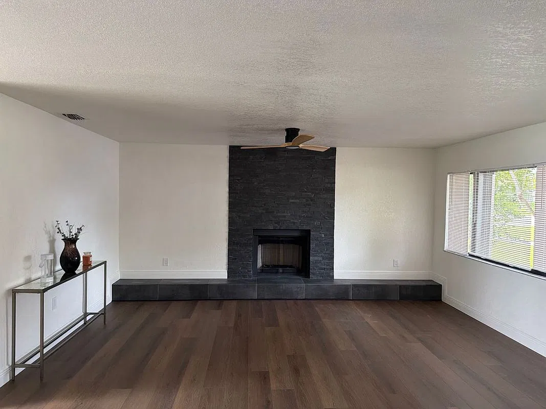 3 bed, 2.0 bath, 1169 sqft, $2,500 — Photo 4