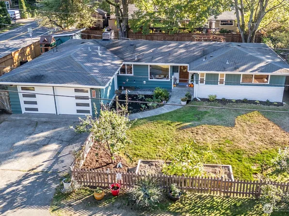303 NW 203rd Street, Shoreline, WA 98177