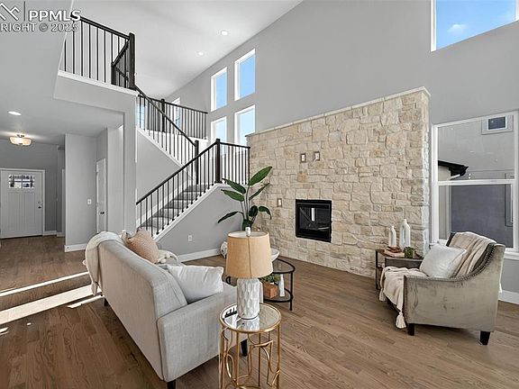 5th image of 5485 Gansevoort Dr