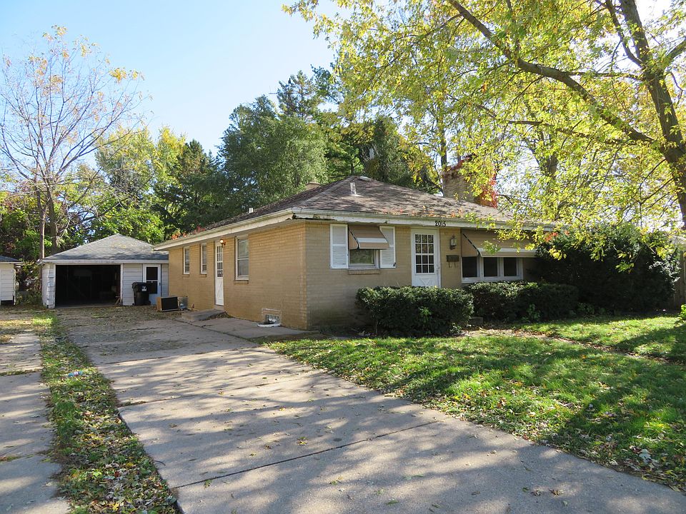 2nd image of 2015 Mount Pleasant St