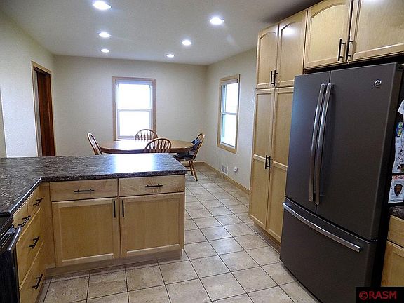 5th image of 20682 Sherwood Ave