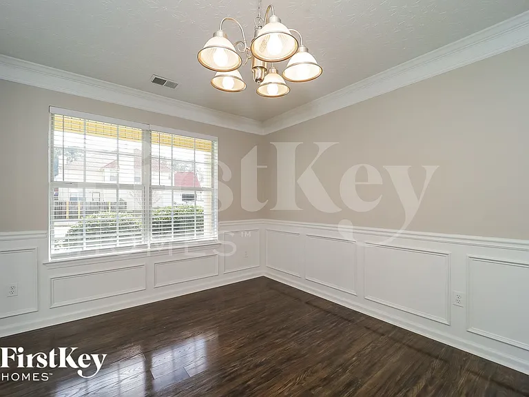 5719 Graywind Trl — Photo 4
