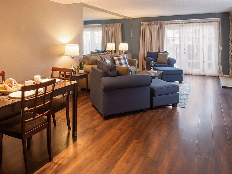 Victorian Villas Apartments — Photo 1