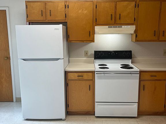 4th image of 137 E Main St #108