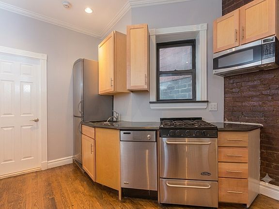 5th image of 219 E 23rd St APT 20