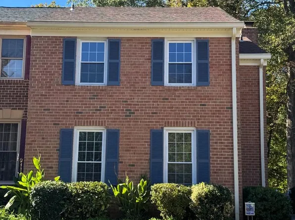 3891 Bradwater St, Fairfax, VA 22031