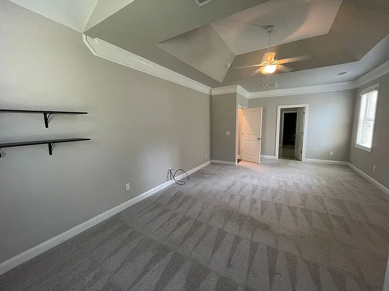 654 Dutchmans Creek Trl — Photo 10