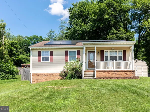 3229 Grandview Rd, Hanover, PA 17331