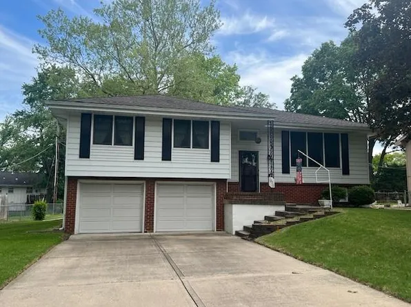 10711 W 92nd St, Overland Park, KS 66214