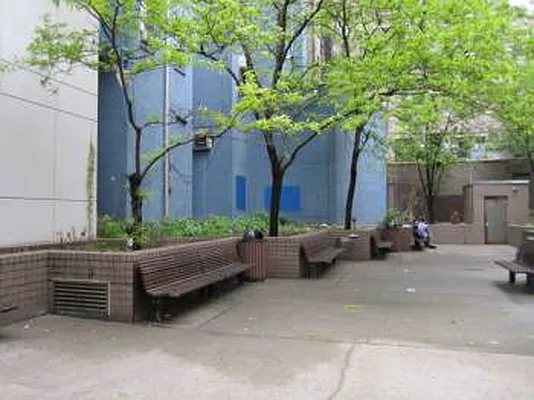 Rented by R New York | media 12