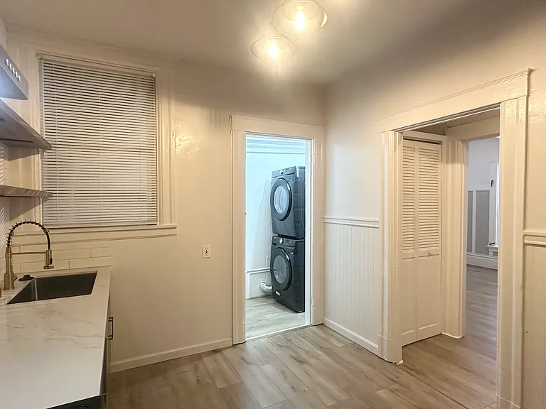 108 Clinton Park — Photo 6