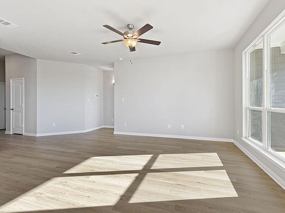5th image of 208 Broaddus Bnd