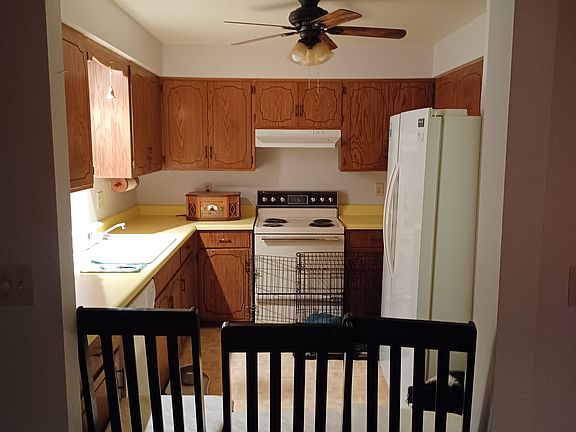 4th image of 2347 Sunflower Ave