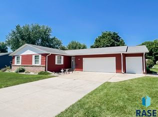 1101 N Spring St, Luverne, MN 56156