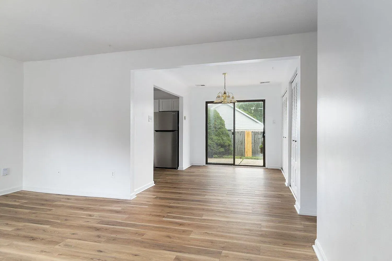 3 bed, 1107 sqft, $1,795 — Photo 3