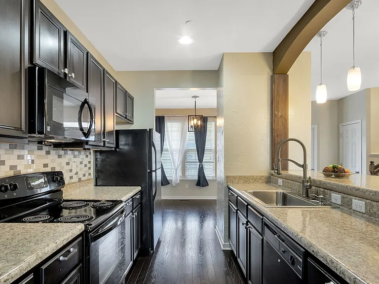 50 Transit Ln — Photo 16
