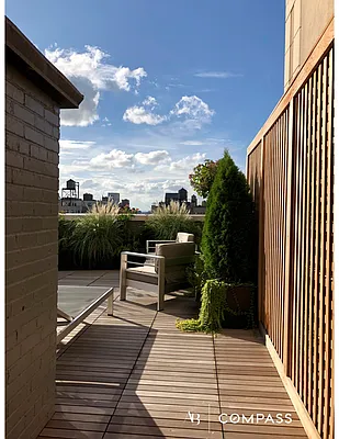 Sold by Compass | media 22