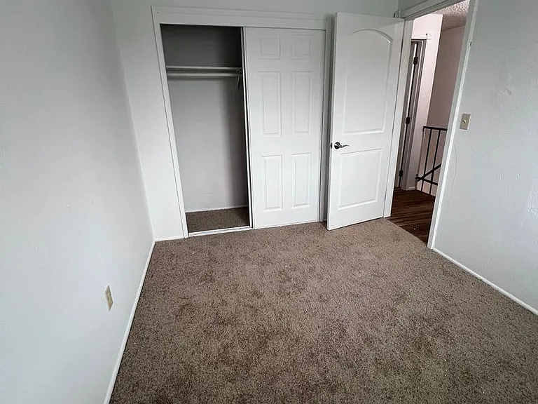 268-34th Ave 4-Plex — Photo 10