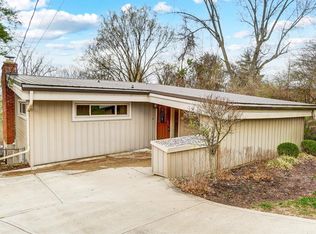 511 Blossomhill Ln, Cincinnati, OH