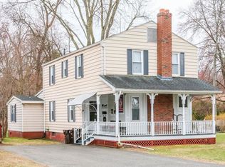 17 Lexington St, Agawam, MA 01001