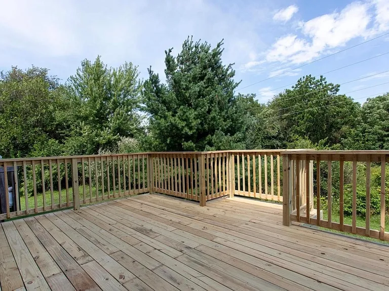 Jamestown Ln — Photo 9
