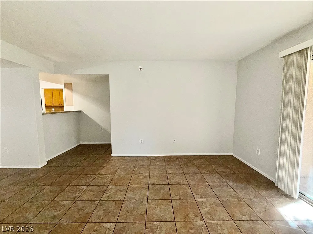 2 bed, 2.0 bath, 934 sqft, $1,375 — Photo 3
