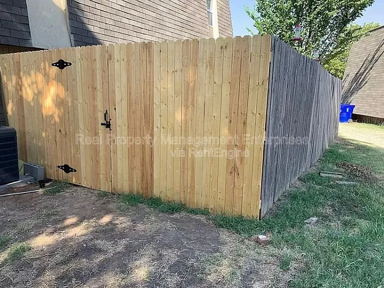1705 Beaumont Dr — Photo 9