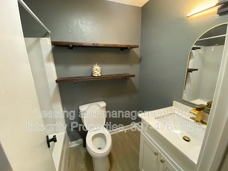 2339 Robley Dr — Photo 7