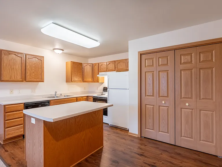 4843 Southridge Ct #4 — Photo 6
