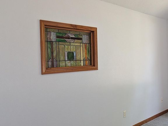 3rd image of 1391 S Meadow Lane