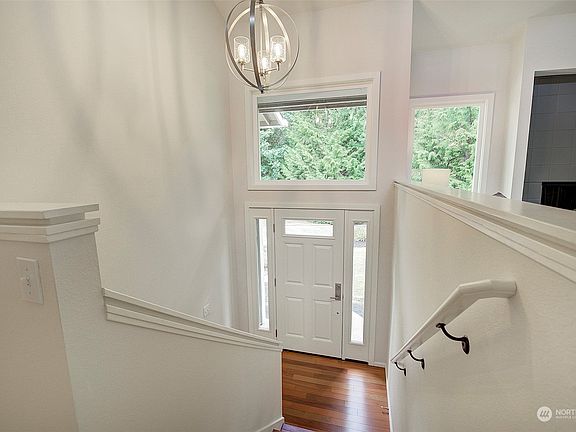 4th image of 2007 200th Avenue SE