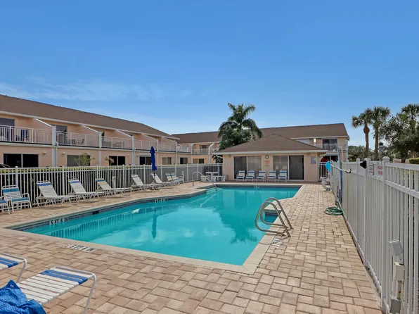 135 Escambia Ln APT 206, Cocoa Beach, FL 32931