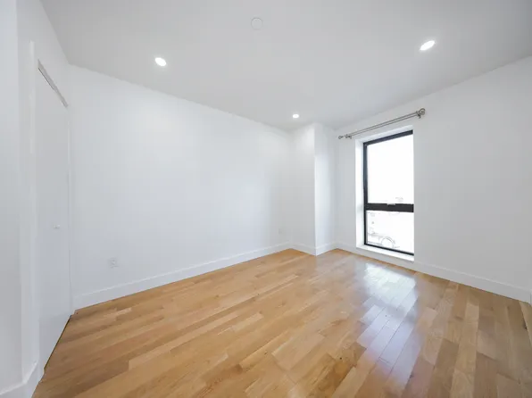 165-20 Sanford Avenue image 27 of 50