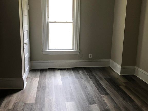 5th image of 910 Hanover Ave NW #A