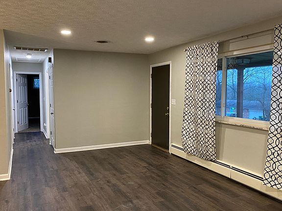 5th image of 3234 Winterset Dr