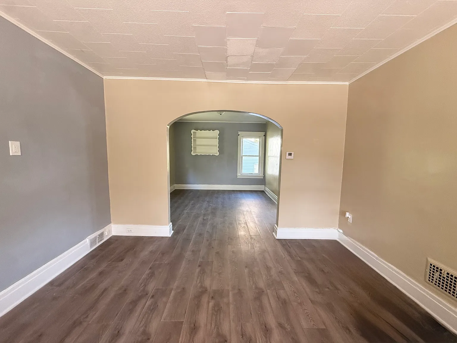 3 bed, 1444 sqft, $1,600 — Photo 2
