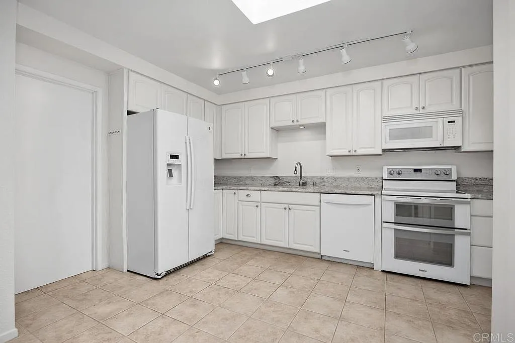 2 bed, 1344 sqft, $5,495 — Photo 4
